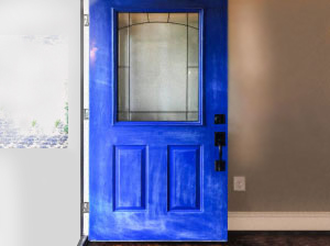 Как покрасить металлическую дверь