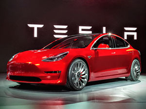Tesla Model 3 оказалась значительно рентабельнее остальных электромобилей